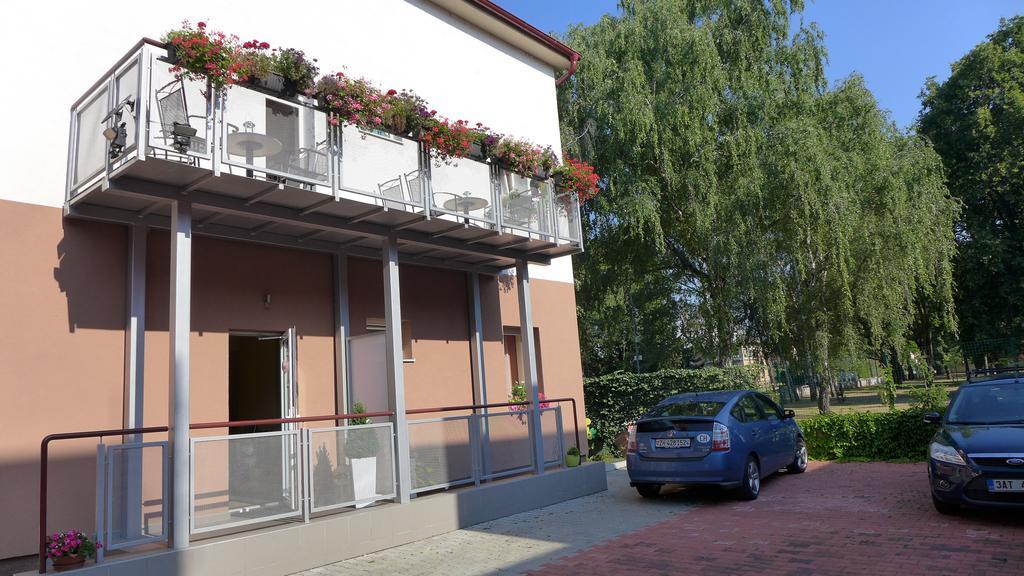 Park - Apartmany Na Prenajom Nove Mesto nad Vahom Exterior photo