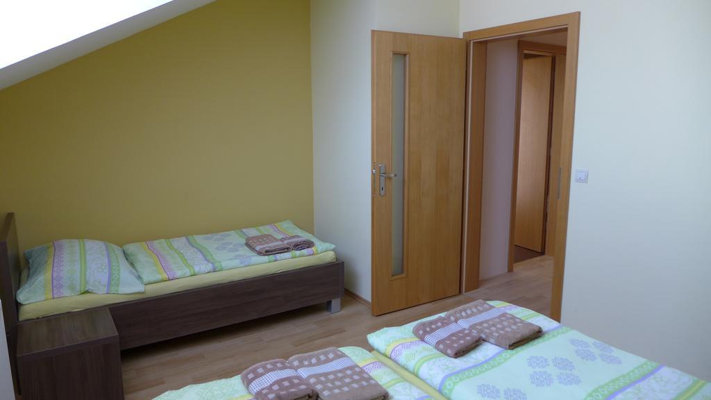 Park - Apartmany Na Prenajom Nove Mesto nad Vahom Exterior photo