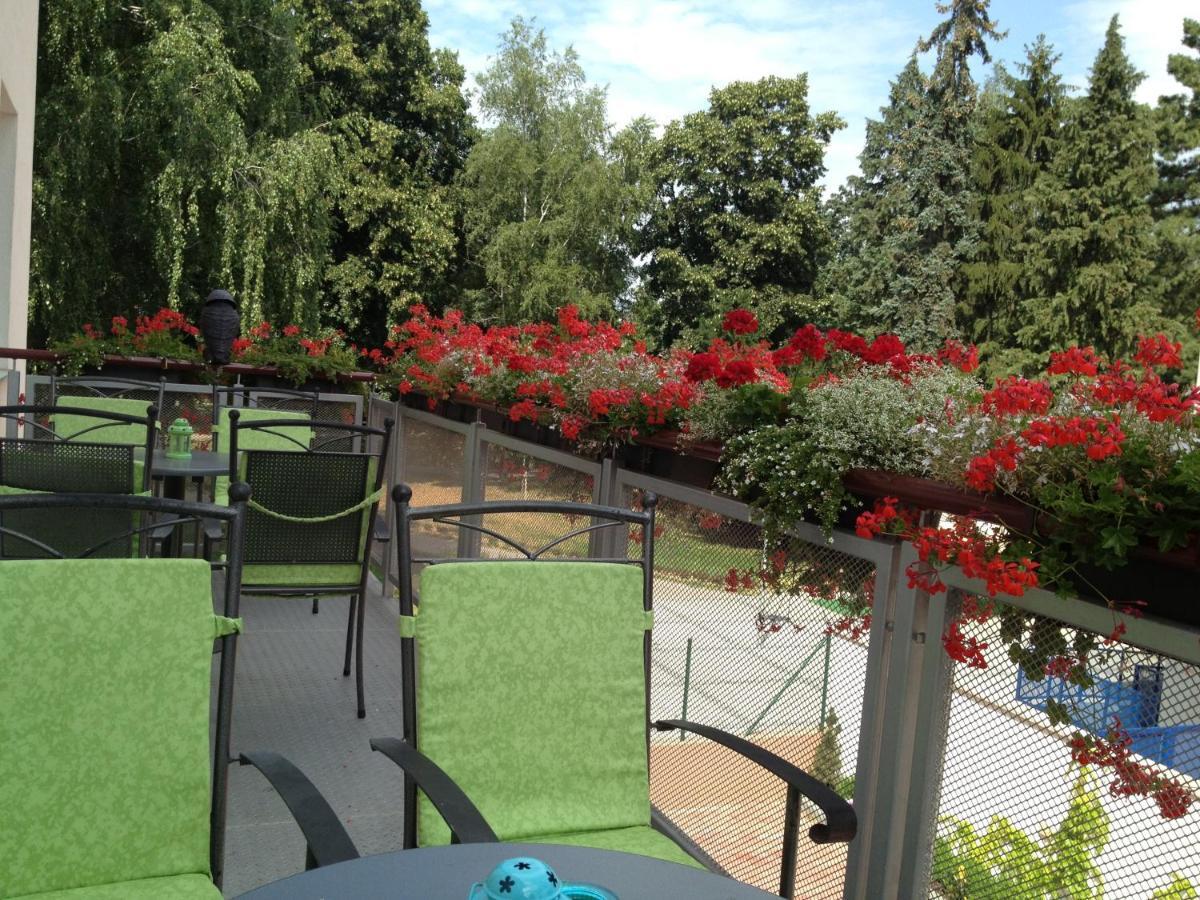 Park - Apartmany Na Prenajom Nove Mesto nad Vahom Room photo